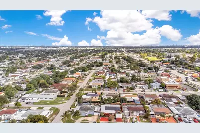 5015 E Palm Ct, Hialeah, FL 33013 - Photo 40