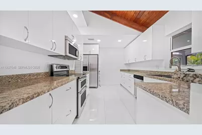 2279 Nova Village Dr, Davie, FL 33317 - Photo 4