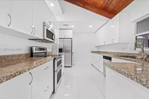 2279 Nova Village Dr, Davie, FL 33317 - Photo 4