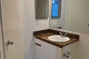 17500 NW 67th Ct, Hialeah, FL 33015 - Photo 12