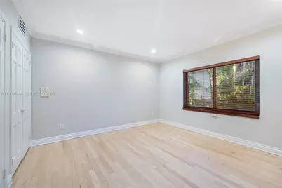 1375 N Biscayne Point Rd, Miami Beach, FL 33141 - Photo 16