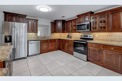812 Holly Ln, Plantation, FL 33317 - Photo 20