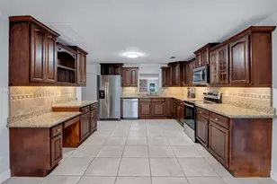 812 Holly Ln, Plantation, FL 33317 - Photo 6