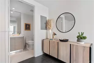 460 NE 28th St, Miami, FL 33137 - Photo 8