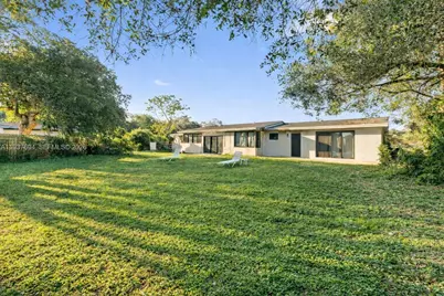 8690 SW 104th St, Miami, FL 33156 - Photo 14