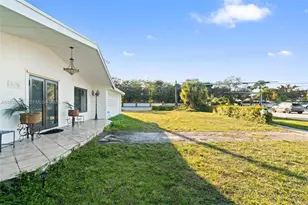 8690 SW 104th St, Miami, FL 33156 - Photo 4