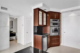 1351 NE Miami Gardens Dr, Miami, FL 33179 - Photo 6