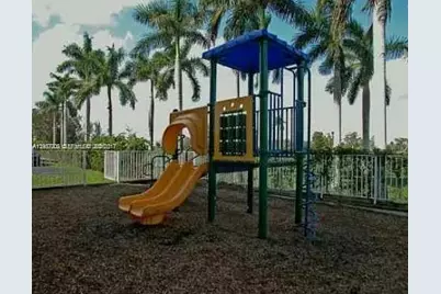 6995 NW 186th St #E506, Hialeah, FL 33015 - Photo 16