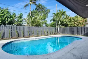 8651 NW 24th St, Sunrise, FL 33322 - Photo 6
