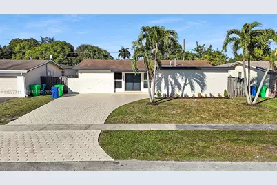 8651 NW 24th St, Sunrise, FL 33322 - Photo 2