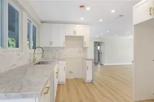 8651 NW 24th St, Sunrise, FL 33322 - Photo 12