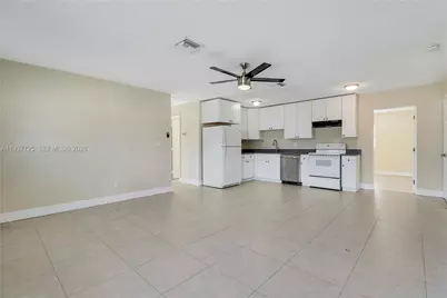 17295 Lincoln Lane, Jupiter, FL 33458 - Photo 2