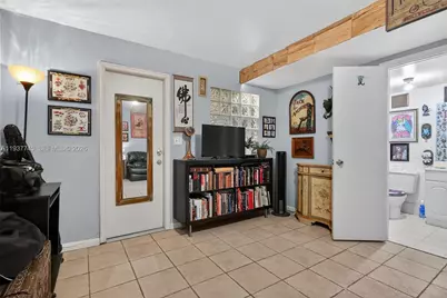 8260 NW 191st Ln #14L, Hialeah, FL 33015 - Photo 14