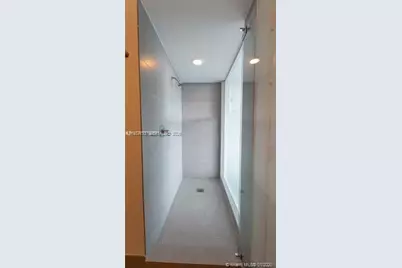 92 SW 3rd St #1802, Miami, FL 33130 - Photo 16