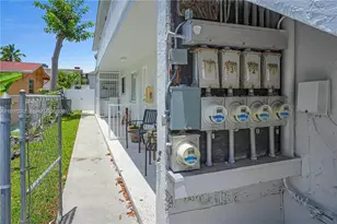 1621 NW 16th St, Miami, FL 33125 - Photo 10