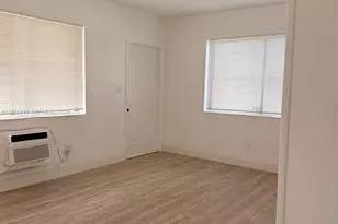16675 NE 20th Ave, North Miami Beach, FL 33162 - Photo 6