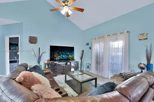 1419 Avon Ln, North Lauderdale, FL 33068 - Photo 4