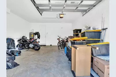 2182 NW 6th St, Fort Lauderdale, FL 33311 - Photo 18