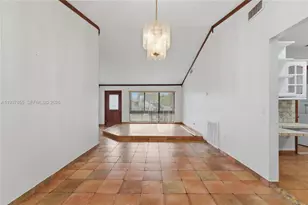8510 NW 8th St, Pembroke Pines, FL 33024 - Photo 4
