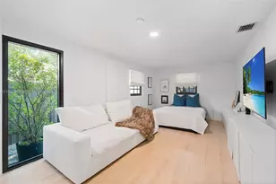 638 NE 141st St, North Miami, FL 33161 - Photo 16