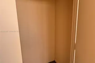 8205 Lake Dr, Doral, FL 33166 - Photo 14