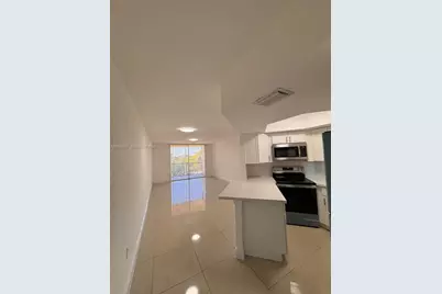 8205 Lake Dr #501, Doral, FL 33166 - Photo 4
