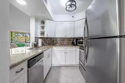 8109 NW 17th Mnr #8109, Plantation, FL 33322 - Photo 4