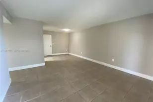10431 N Kendall Dr, Miami, FL 33176 - Photo 4
