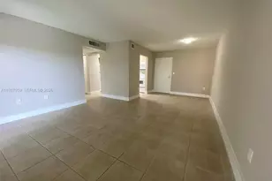 10431 N Kendall Dr, Miami, FL 33176 - Photo 2