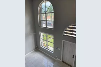 117 Danielle Ct, Weston, FL 33326 - Photo 2