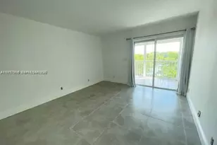 120 Lakeview Dr, Weston, FL 33326 - Photo 6