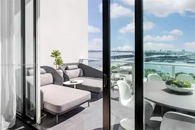 1040 Biscayne Blvd #2202, Miami, FL 33132 - Photo 4