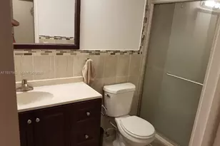 10302 NW 9th St Cir, Miami, FL 33172 - Photo 8