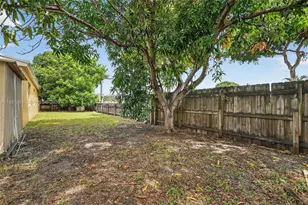 1498 NE 180th St, North Miami Beach, FL 33162 - Photo 34