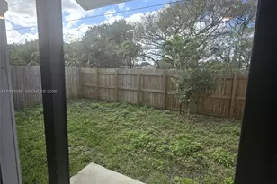 568 NW 7th St, Florida City, FL 33034 - Photo 16