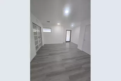 568 NW 7th St #0, Florida City, FL 33034 - Photo 6