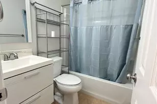 15400 SW 81st Cir Ln, Miami, FL 33193 - Photo 16