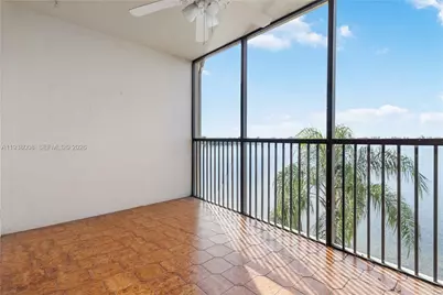 110 Lake Emerald Dr #404, Oakland Park, FL 33309 - Photo 18