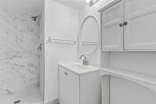2831 Sunrise Lakes Dr E, Sunrise, FL 33322 - Photo 8