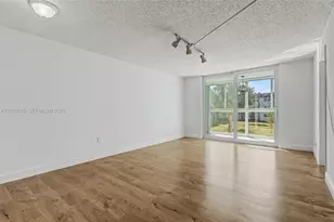 2831 Sunrise Lakes Dr E, Sunrise, FL 33322 - Photo 4