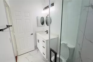 7633 NW 114th Path, Doral, FL 33178 - Photo 12
