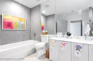 950 Brickell Bay Dr, Miami, FL 33131 - Photo 20