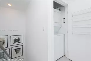 950 Brickell Bay Dr, Miami, FL 33131 - Photo 30