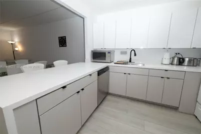 2301 Collins Ave #423, Miami Beach, FL 33139 - Photo 4