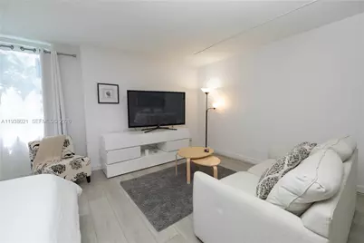 2301 Collins Ave #423, Miami Beach, FL 33139 - Photo 12
