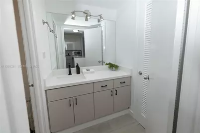 2301 Collins Ave #423, Miami Beach, FL 33139 - Photo 10