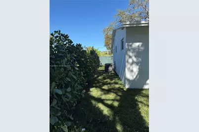 6091 SW 64th Ter, South Miami, FL 33143 - Photo 10