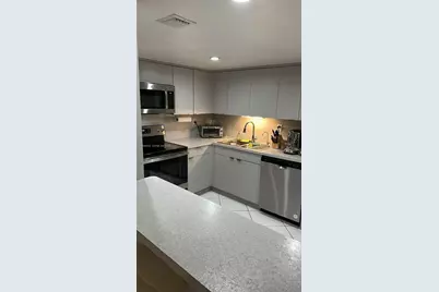 2600 Collins Ave #309, Miami Beach, FL 33140 - Photo 6