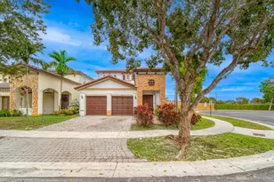 2479 NE 4th St, Homestead, FL 33033 - Photo 1