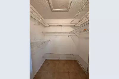 19926 NW 67th Pl, Hialeah, FL 33015 - Photo 34